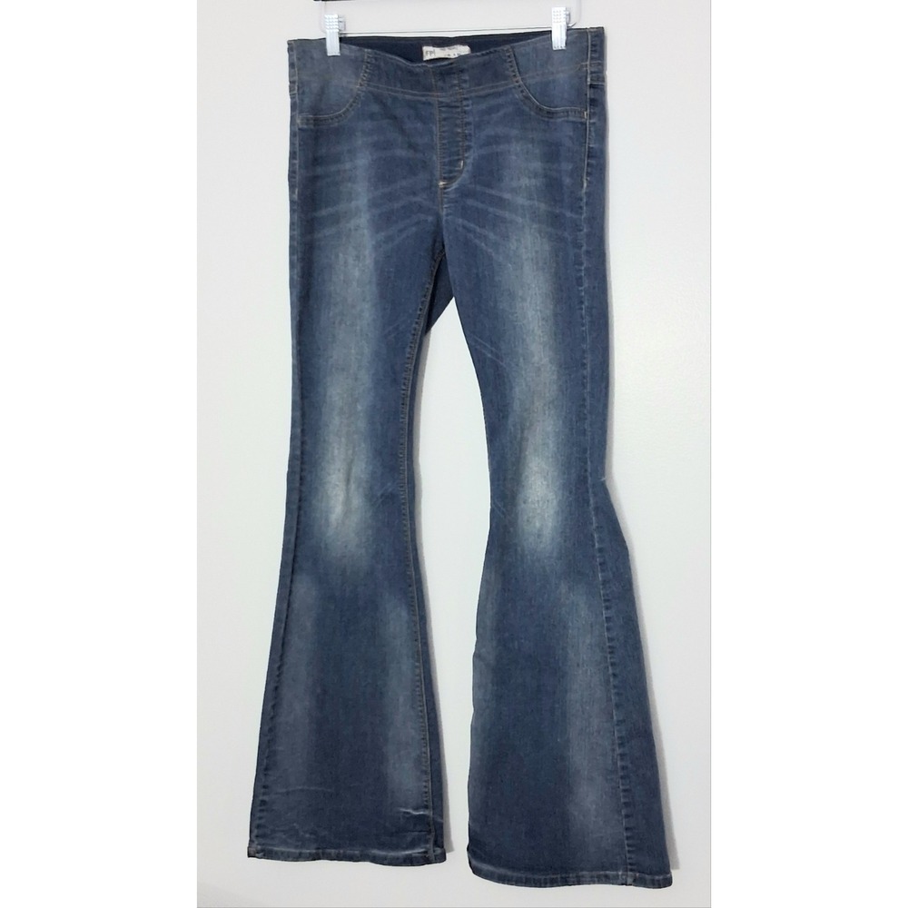 Free People Jeans Womens Size 31 Blue‎ Med Wash Pull-On Flare Leg Denim Y2K Boho